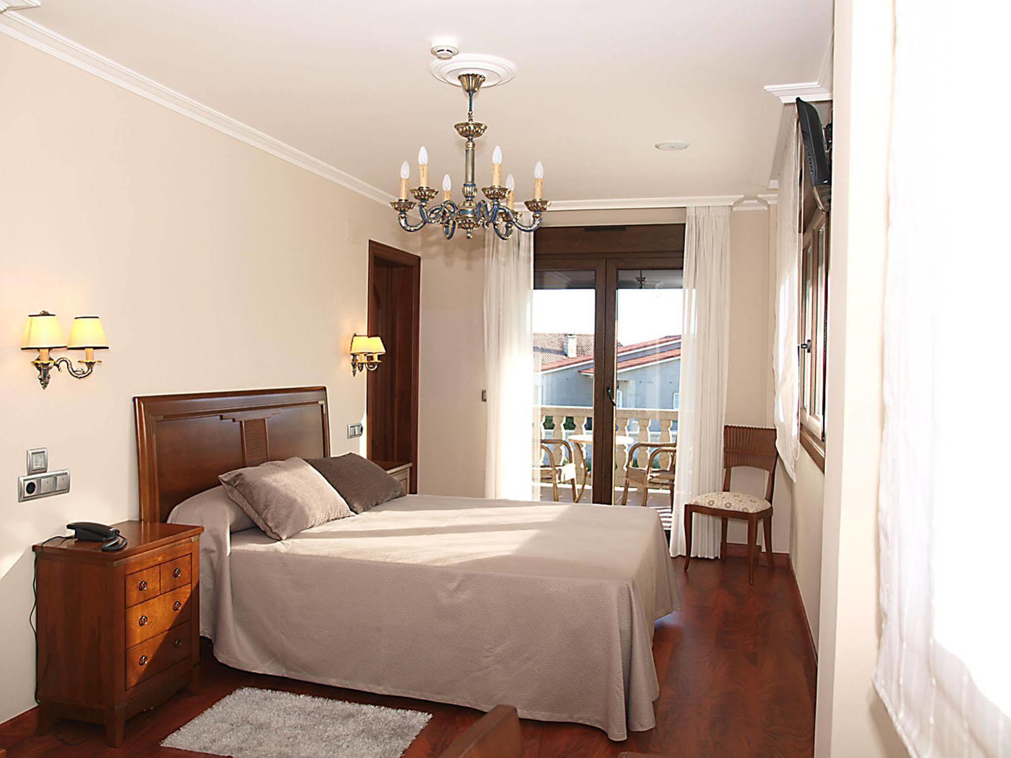Pension Residencia A Cruzan (Adults Only) Noalla  Kültér fotó
