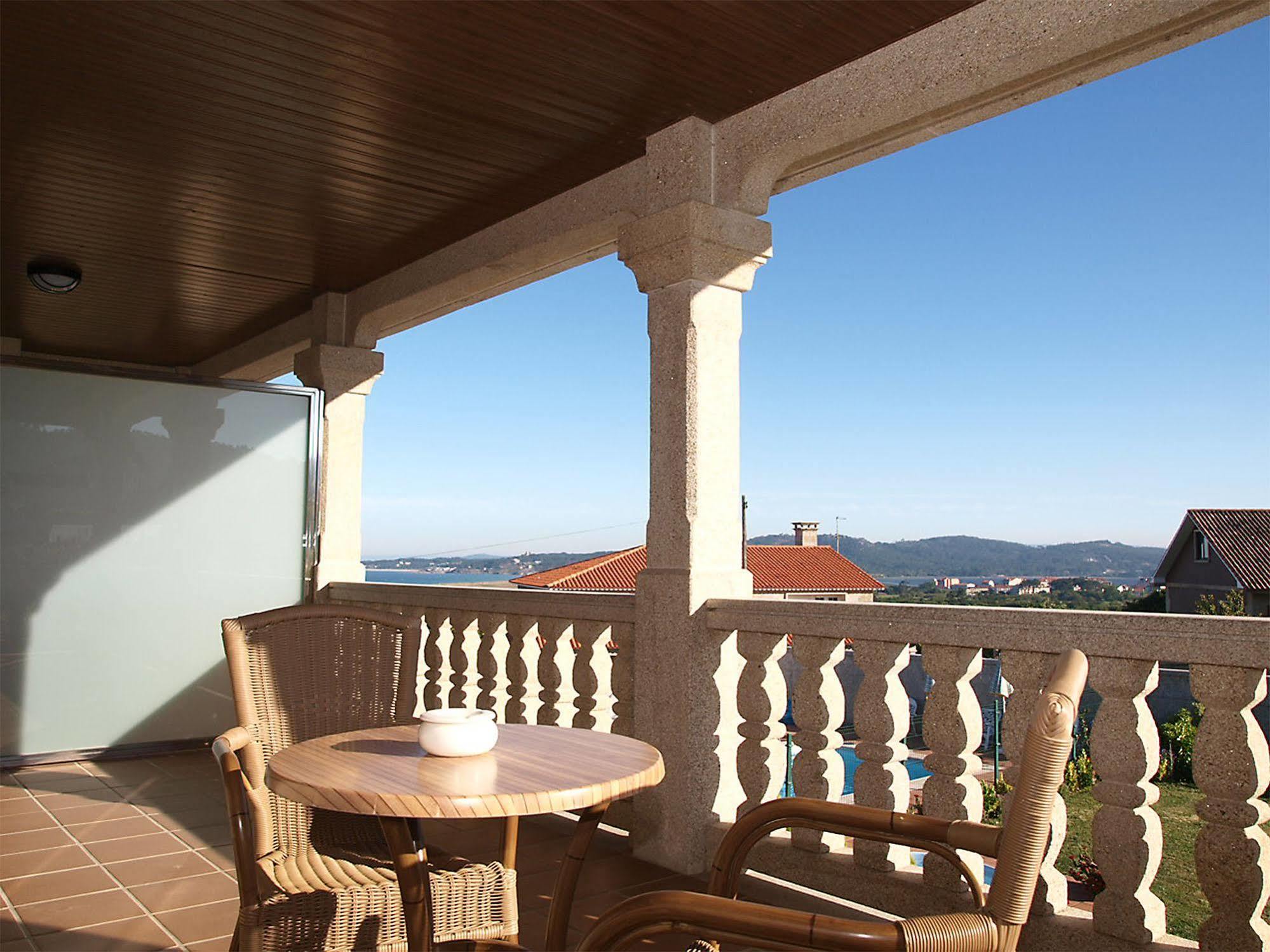 Pension Residencia A Cruzan (Adults Only) Noalla  Kültér fotó